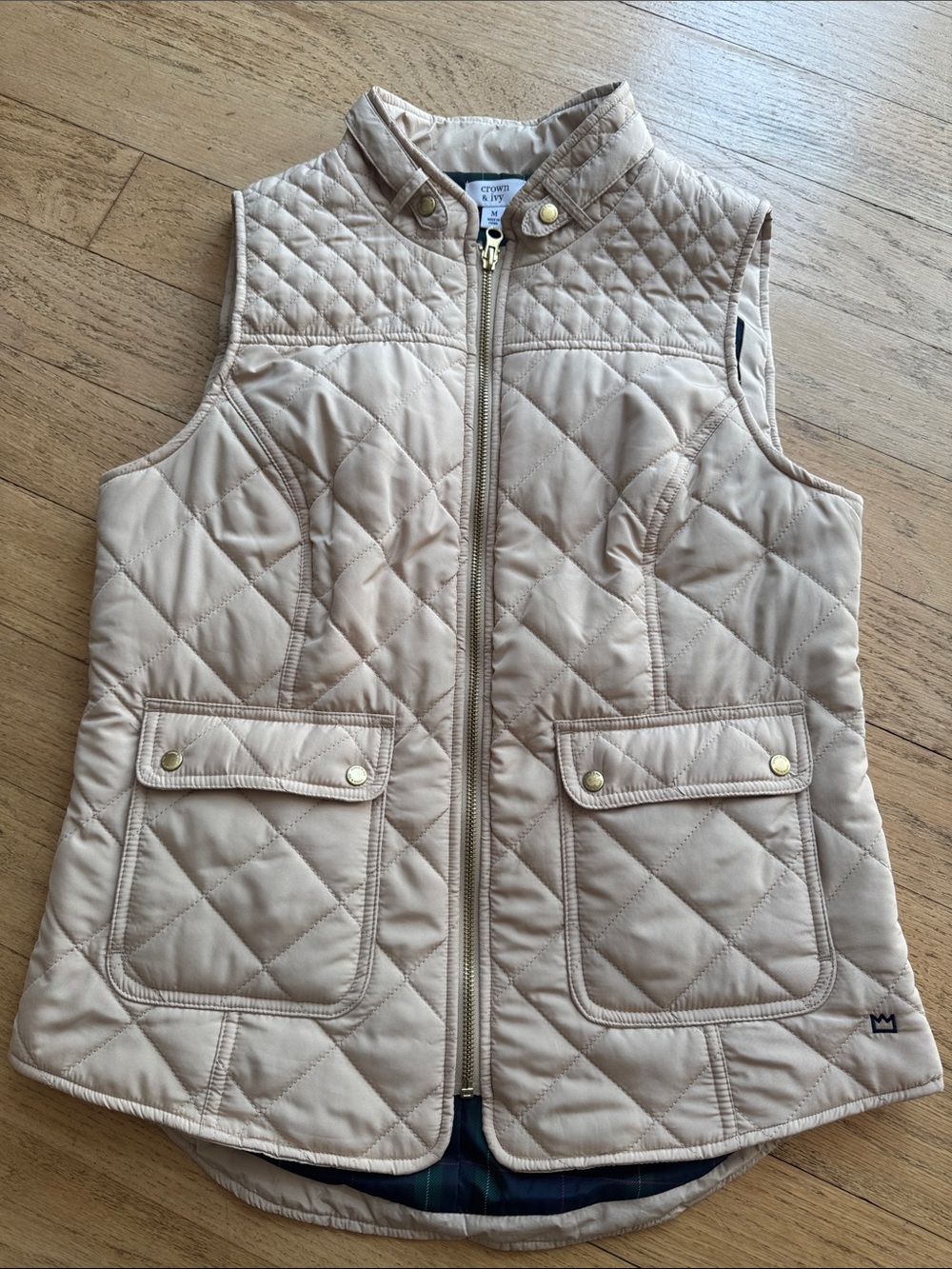 crown & ivy Quilted Beige Vest with Plaid Lining, size medium